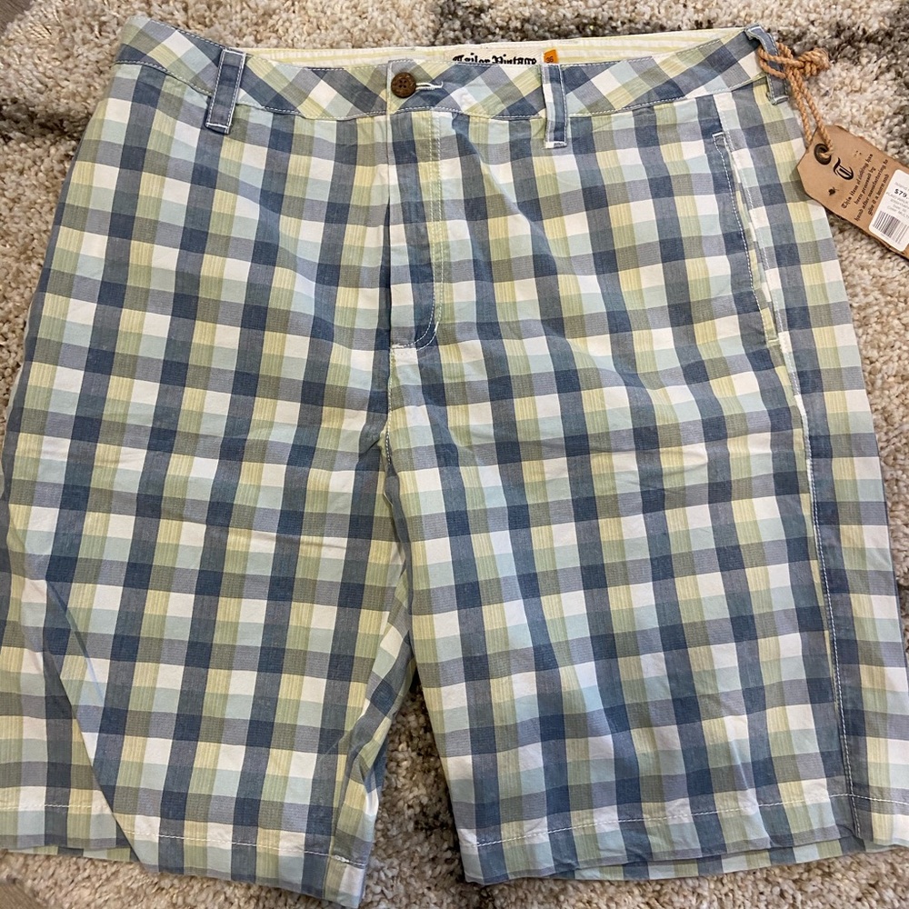 BRAND NEW men’s flat front shorts